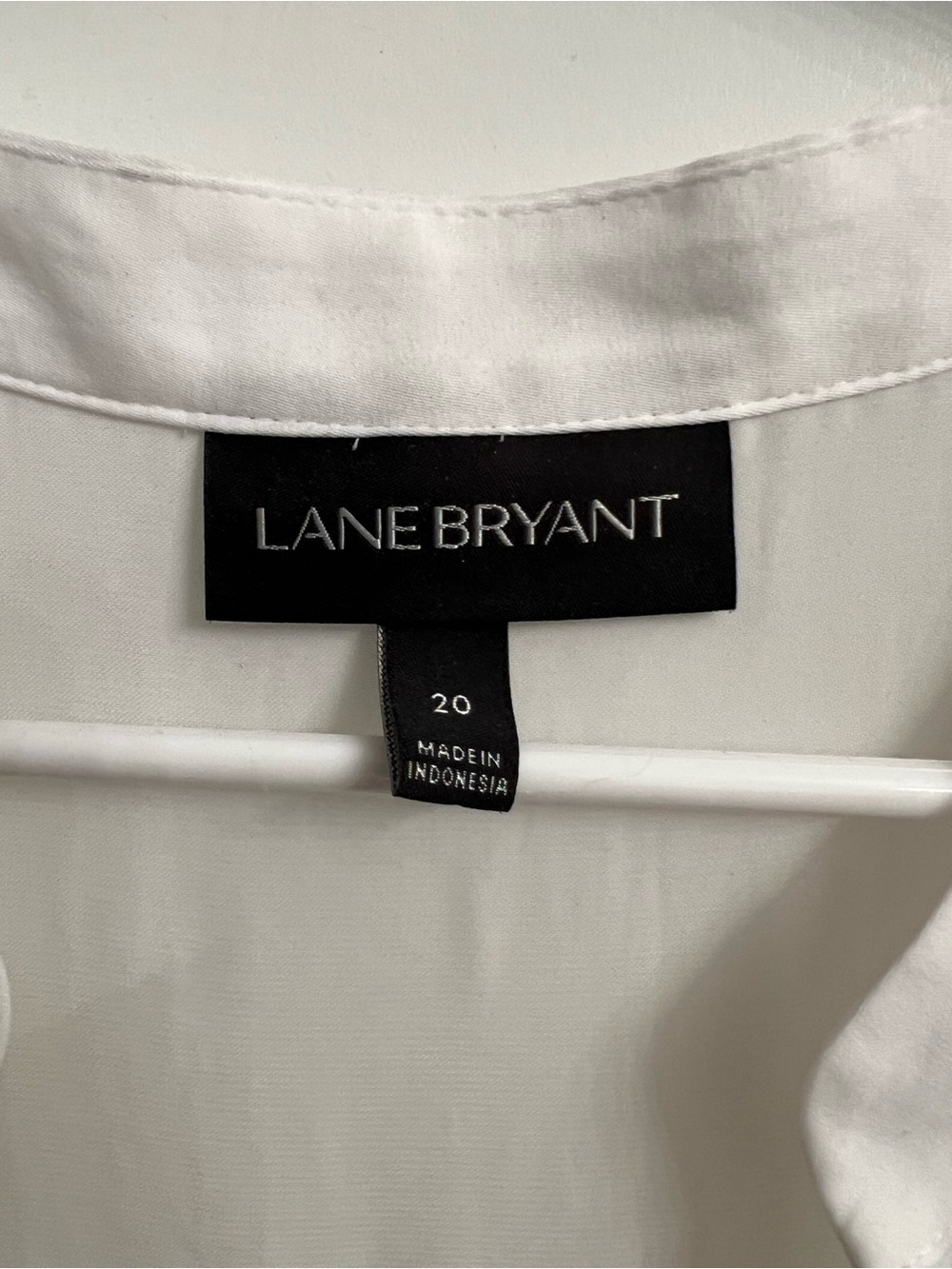 Lane Bryant White Sleeveless Pleated V-Neck Tunic - Picture 4 of 4